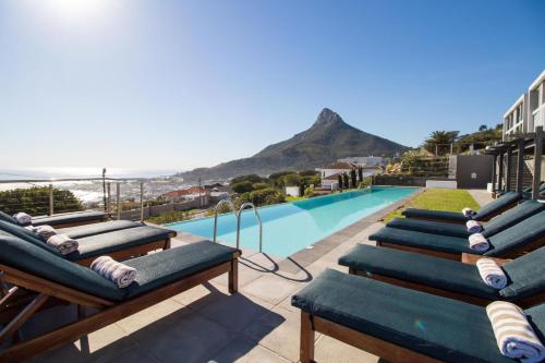 Camps Bay studio apartment - luxurious with stunning sea view - image 3