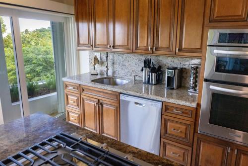 Ocean Views From Every Room - 5 Minutes to Magen's Bay in 羅文蘭德