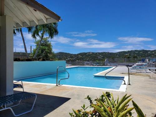 泳池, Ocean Views From Every Room - 5 Minutes to Magen's Bay in 羅文蘭德