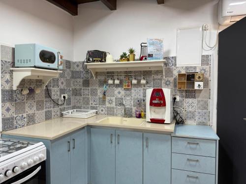 Konyha, גרין פארק - קוטג' מהמם עם בריכה מחוממת וג'קוזי בעין קנייא in Majdal Shams