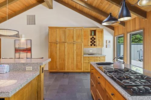 2 Pioneer-AC-Hot Tub-3BR/2BA - image 14
