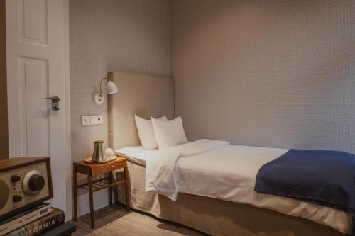 Home Hotel Wellington - image 2