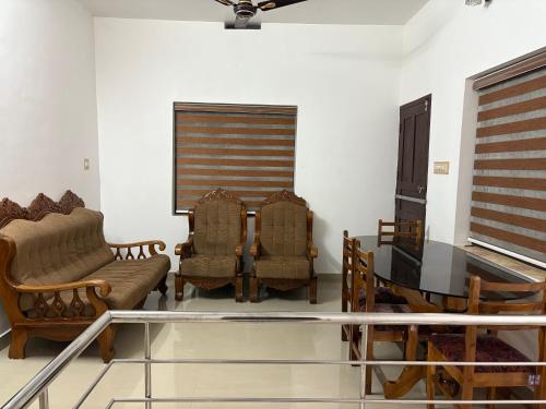 Moms Villa in Elavoor