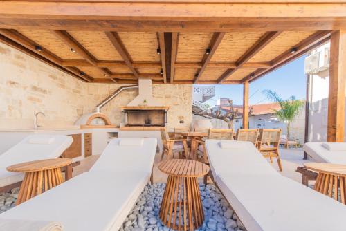Floor plans, Villa Kirke with private swimming pool in Armeni