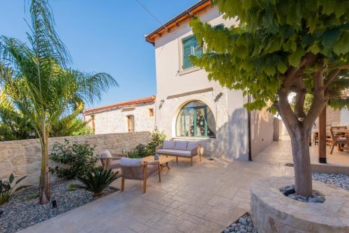 Floor plans, Villa Kirke with private swimming pool in Armeni