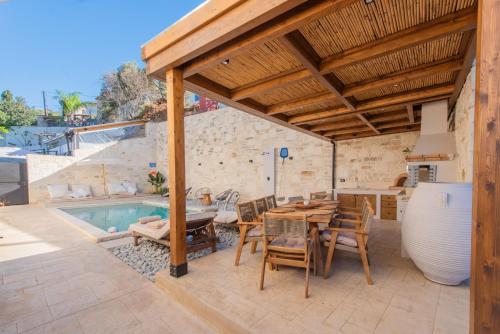 Floor plans, Villa Kirke with private swimming pool in Armeni
