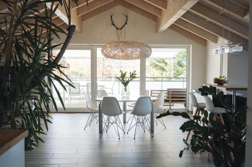 Lichtdurchflutete Wohnung mit großer Dachterrasse 4.5km von Kirchsteig entfernt