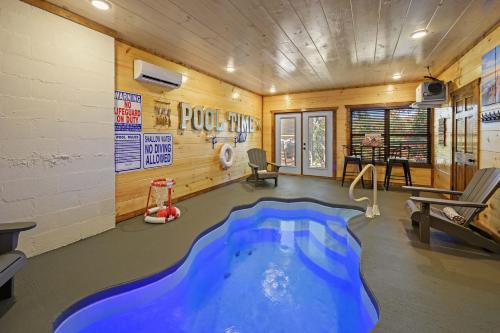 The Cozy Crest w Private Pool n Hot Tub - image 8