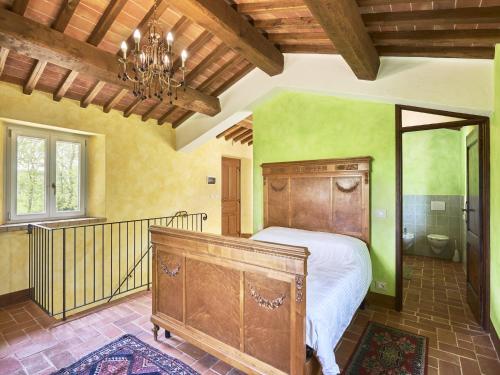  Villa with Panoramic Views in Marciano