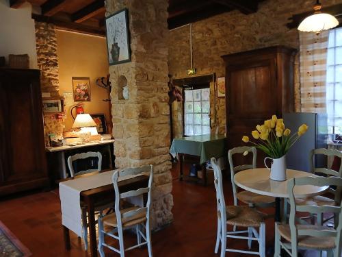 Facilities, Auberge de Castel-Merle in Sainte-Croix (Aquitaine)