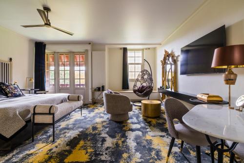 room detail thumbnail 0