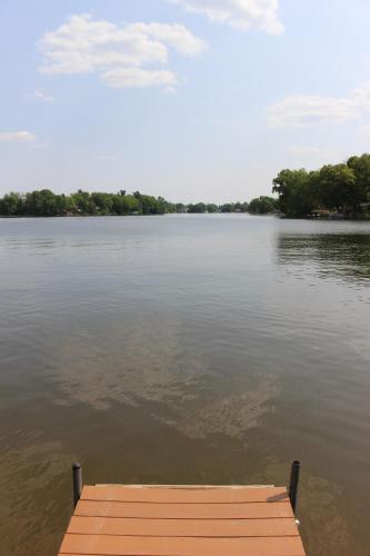 Pet-Friendly Cozy Lake Cottage and Kayaks! in 波波