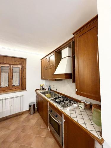 virtuve, Casa Mete - x 4 Persone- Garage - Vista Panoramica in Alfedena