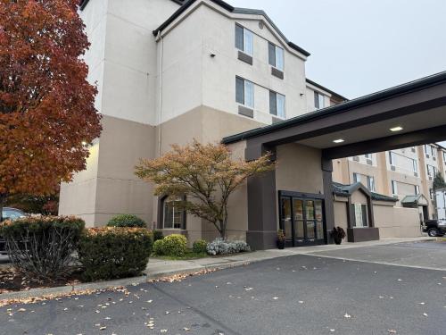 . SureStay by Best Western Roseburg