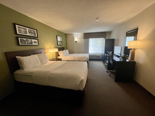 2 double beds