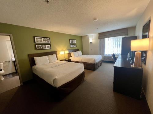 Sleep Inn & Suites Roseburg North Near Medical Center - image 13