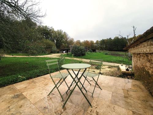 Studio de charme dans grange rénovée (Studio de charme dans grange renovee) in Lempzours