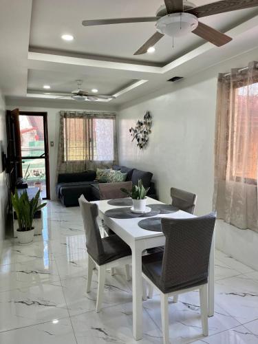 Mommy Irenes Place – khách sạn tại Mayamot