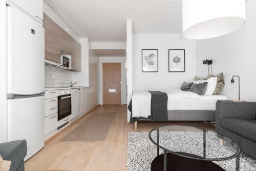 Stylish, 450 m walk to the Estonian ferry, Free parking and balcony, Helsinki (foto 9)