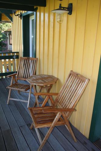 One-Bedroom Apartment image 1