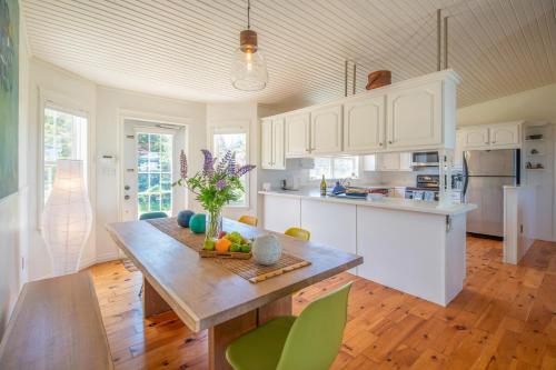 Summer By The Sea Beach House in 聖彼得灣 (PE)