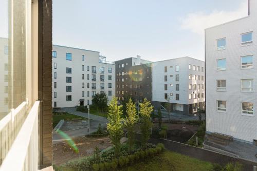 Stylish, 450 m walk to the Estonian ferry, Free parking and balcony, Helsinki (foto 6)