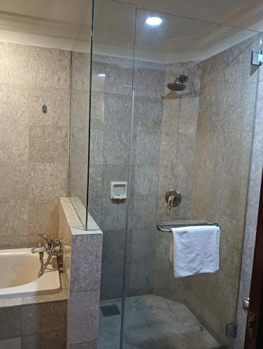 Royal Service Suite At Berjaya Times Square - image 13