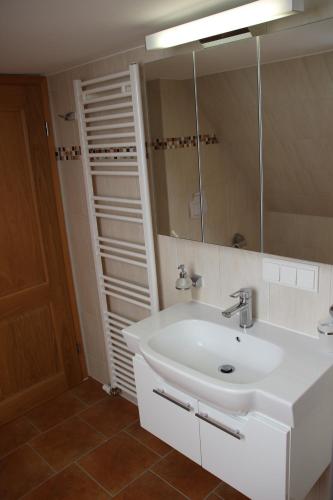 One-Bedroom Apartment - Attic image 8
