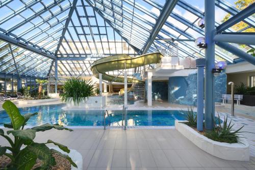 Swimming pool, IFA Rugen Hotel & Ferienpark in Ostseebad Binz
