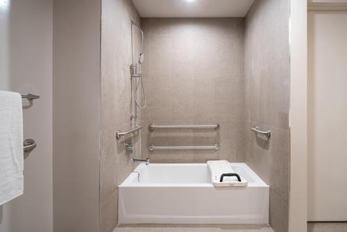 2 bedrooms, 3 beds