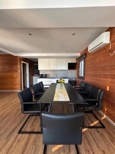 Isea Wood Villa in Rubik