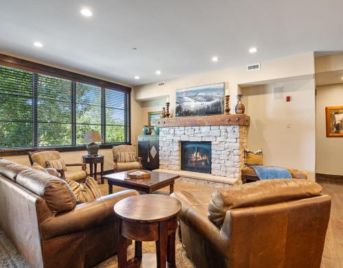 Silver Star #1104 - 2 Bed Condo - image 8