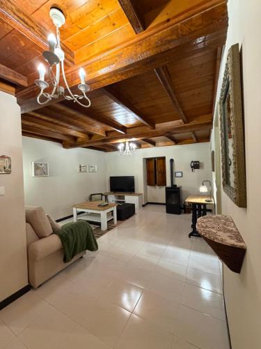 O Lar do Bispo by CABANA Rentals in Arbo