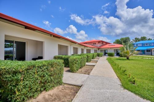 Facilities, Domaine du lac bleu in Saint-Laurent-du-Maroni
