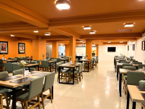 Le Village Flats e Hotel in Joinville