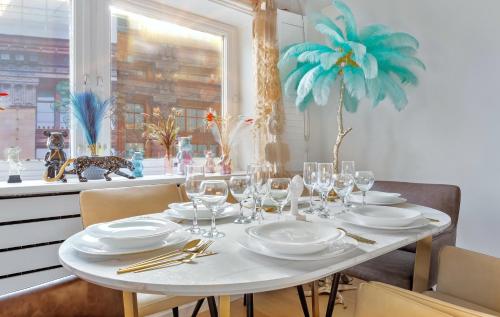 DIVINE Apartment with BALCONY on Harrods - image 10
