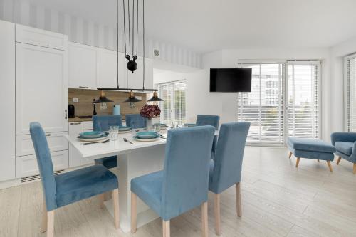 Azure Apartment Błękitna by Solarento – khách sạn tại Radzikowo
