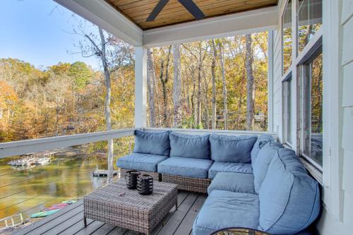 Unplugged Getaway on Lake Secession! Home with Dock