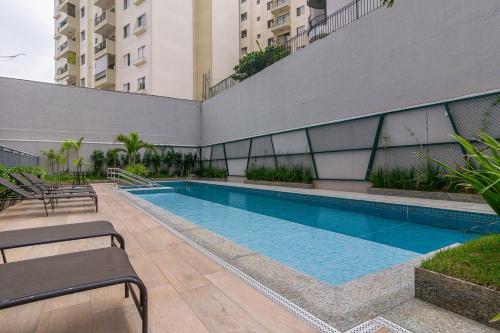 สระว่ายน้ำ, Apto com Garagem e Academia proximo ao Villa Lobos in อัลโต เด ปินเยย์โรส