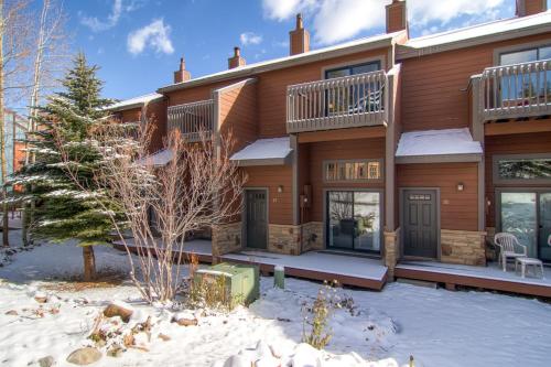 Winterpoint Sapphire Townhome: Recently Remodeled, Close to Everything in Four O'Clock