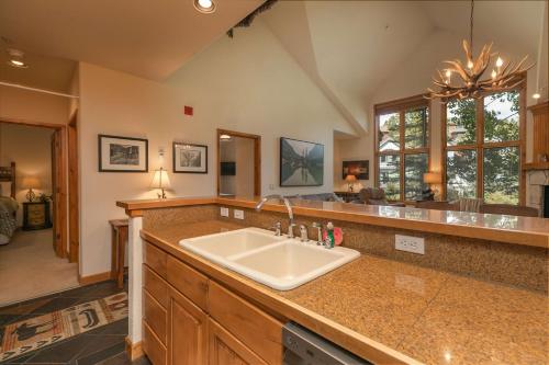 Riverbend 219 - image 7