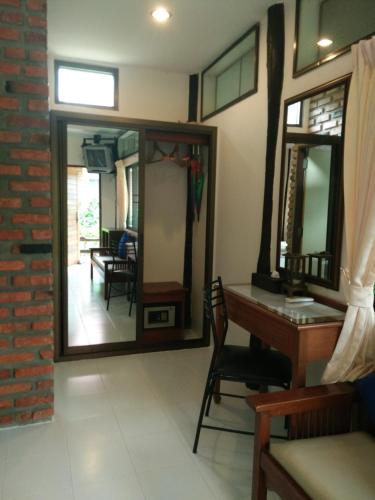 Standard Bungalow with Twin Bed image 5