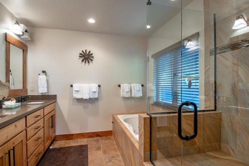 Frisco Sports Chalet C202 - image 3