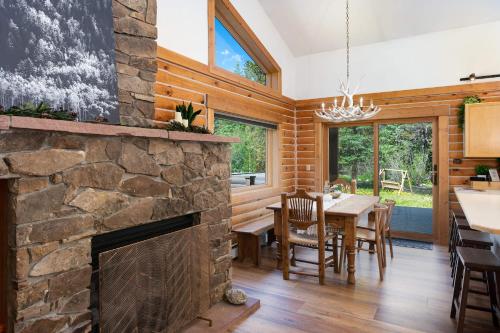 Cabin On The Blue Home: On River, Hot Tub, Views in Blue River