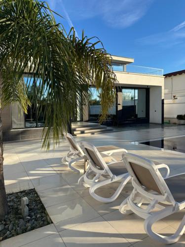 La Mirage Villa