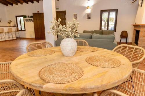 Seadmed, m² 10 magamistuba, 4 privaatset vannituba Maja kohas Doña Rama
 (Cerro Caña: Naturaleza, Confort y Exclusividad) in Posadilla