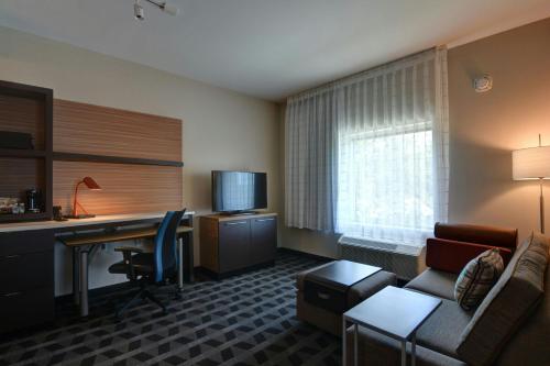 2 bedrooms, 3 beds