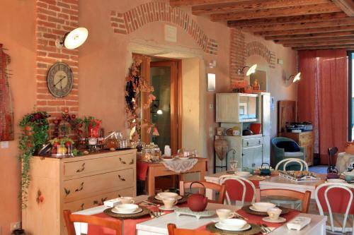 Pub/Lounge, Agriturismo Monte degli Aromi in Villaga