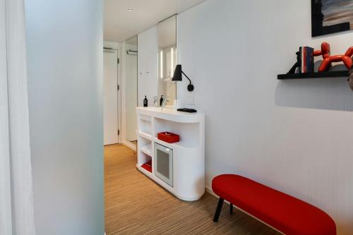 citizenM Seattle South Lake - image 5