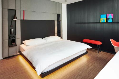 citizenM Chicago Downtown - image 5